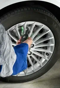 Professional tyre service in Dubai